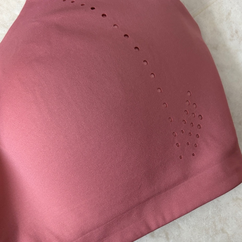 Lululemon Athletica Women's Bra in Dusty Rose - Picture 5 of 5
